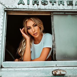 Meet your Posher, Alexandra